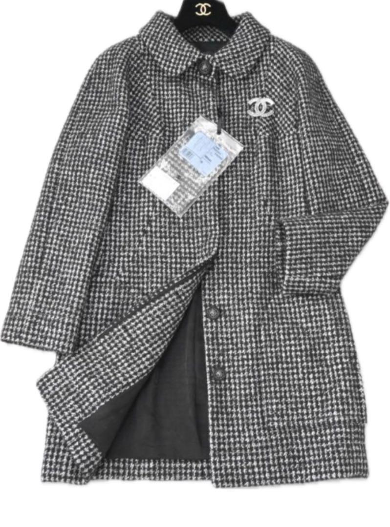 CHANEL モノトーン ツイード コート ジャケット ライオンCOCOボタン CHANEL モノトーン ツイード コート ジャケット ライオンCOCOボタン