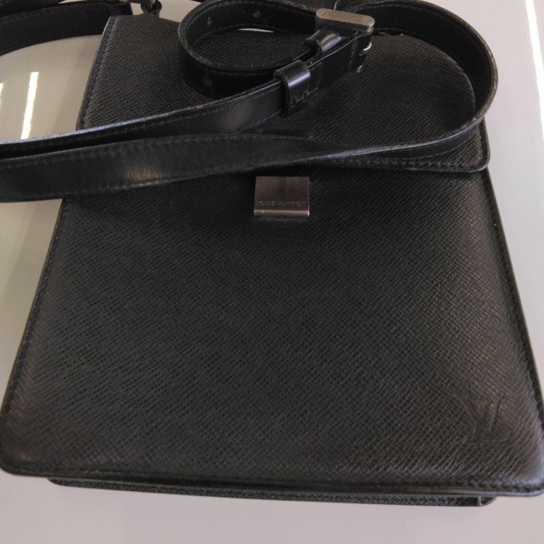 かたちん。美品Louis Vuitton ブラック ショルダーバッグ