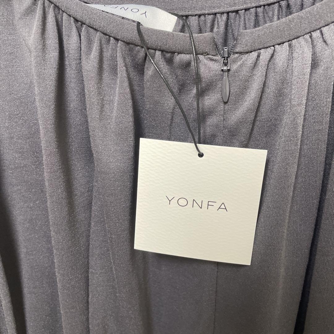 新品未使用！yonfa パイピングギャザーワンピース charcoal gray