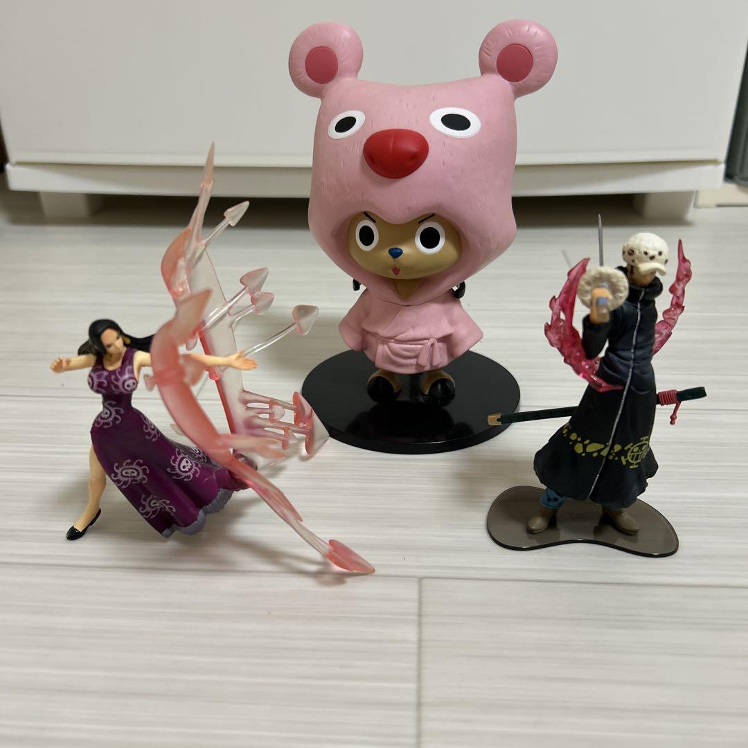 ワンピースフィギュア A B C 3体セット ワンピース フィギュア 3体セット - メルカリ