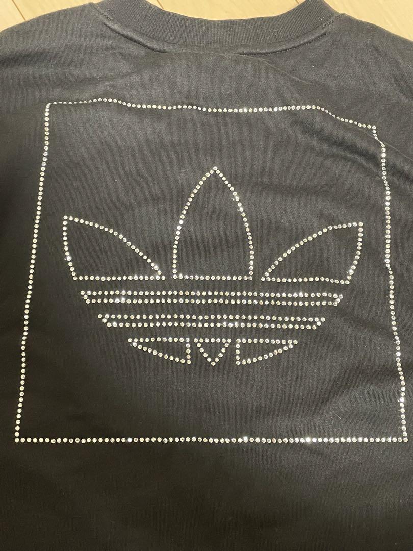 adidas（アディダス）の「Adilenium ラインストーン Tシャツ