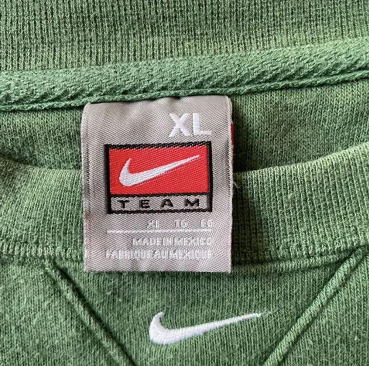 ディズニープリンセスのベビーグッズも大集合 Nike ナイキ スウェット グリーン チームタグ 激レア センターロゴ 刺繍 スウェット Hlt No