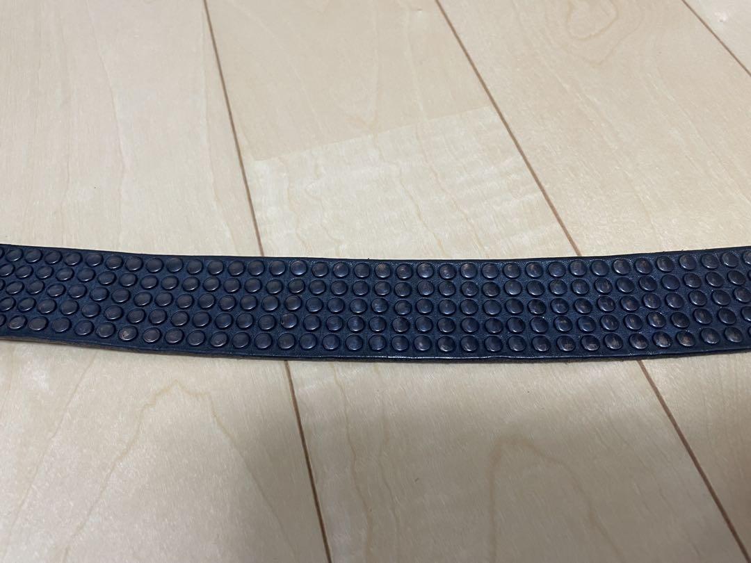 HTC スタッズ付き黒メンズベルト