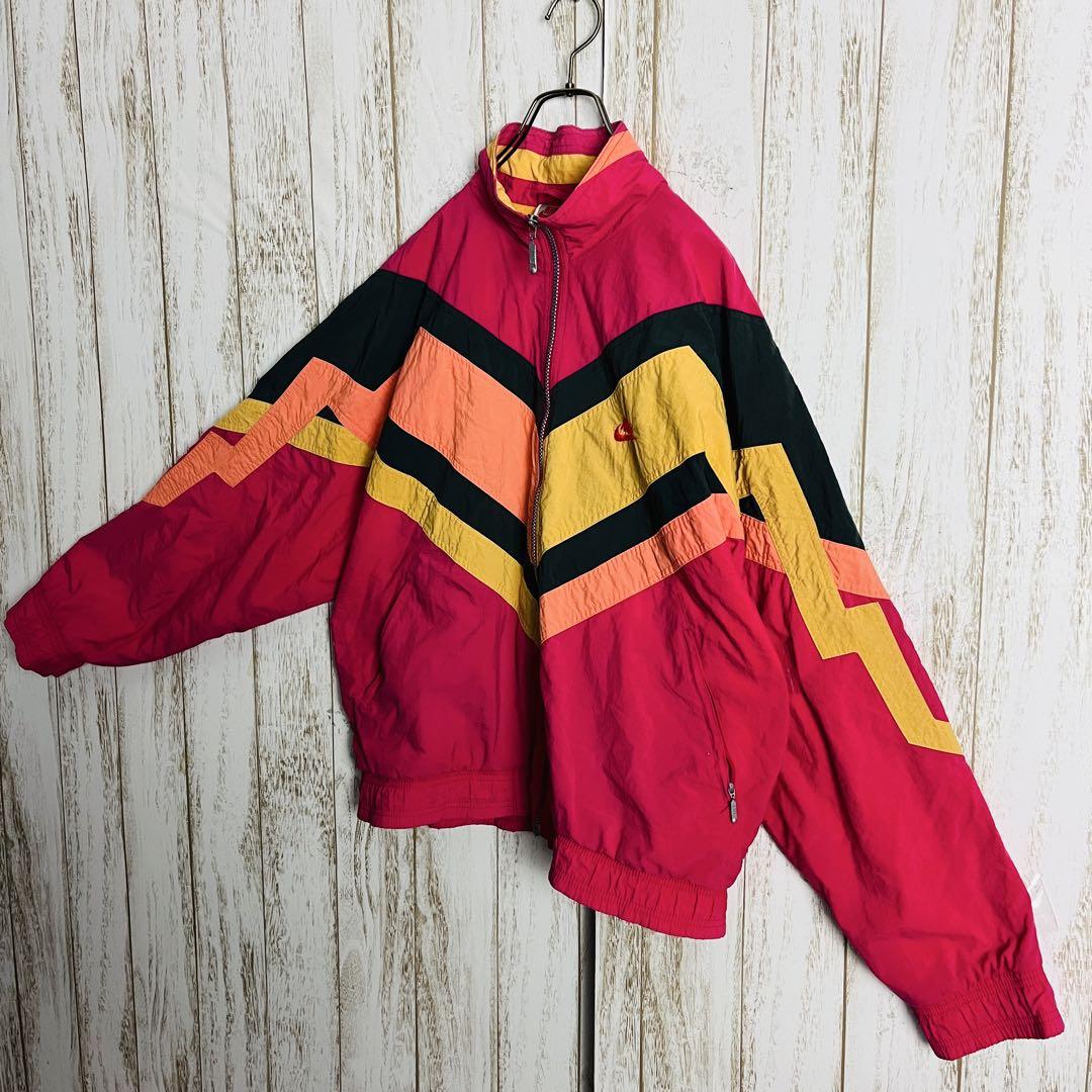 ワンポイント刺繍ロゴナイロンジャケット