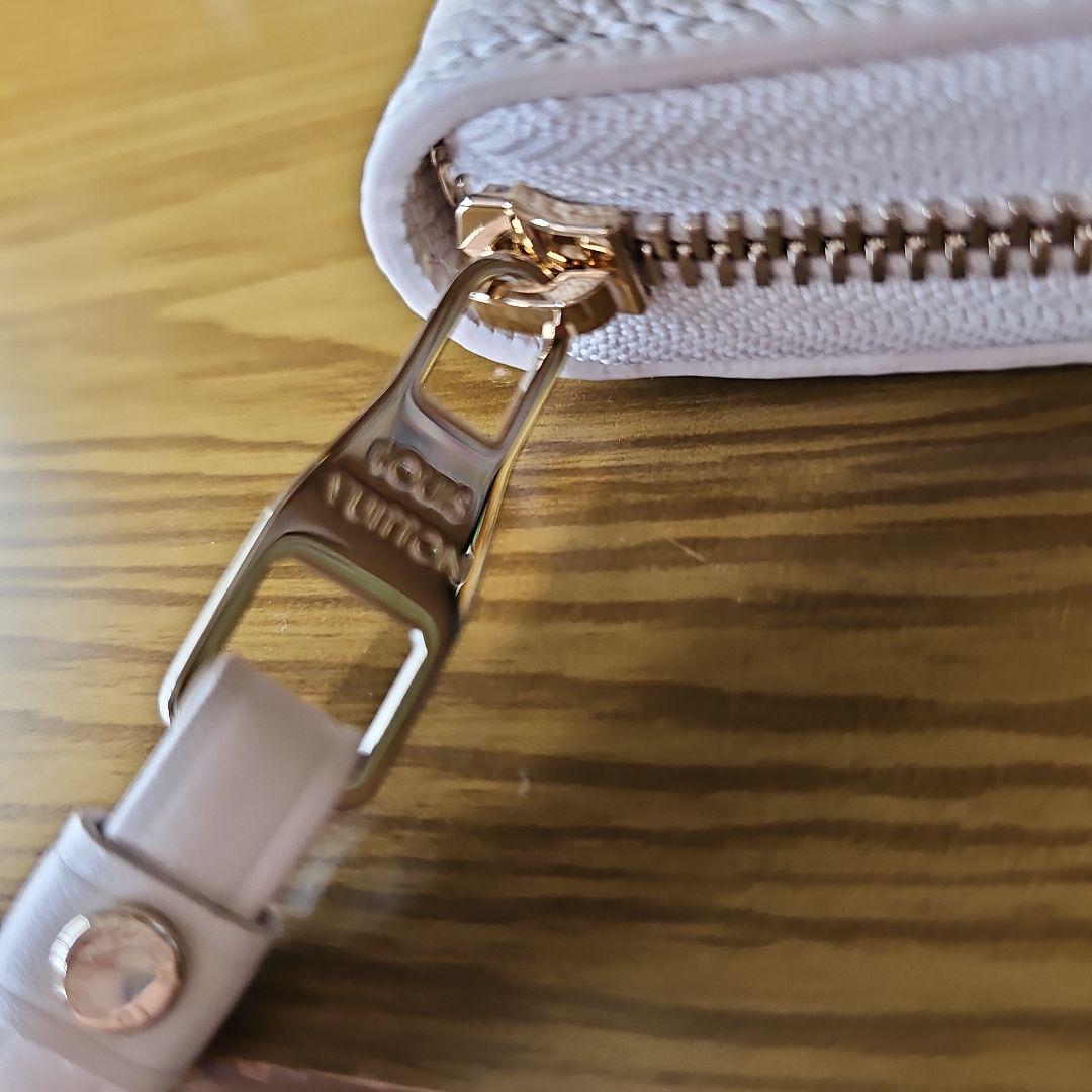 新作LOUIS VUITTON モノグラムエンボス フラグメントケース