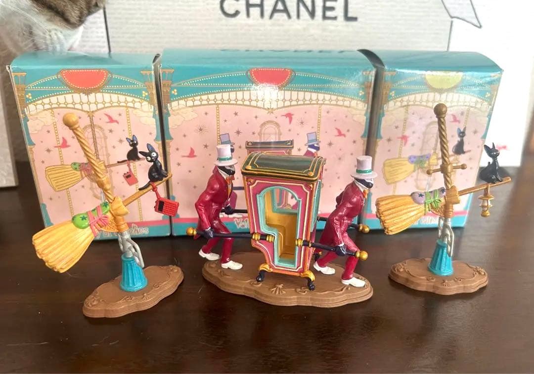 ジブリパーク魔女の谷13人の魔女団 メリーゴーランド　フィギュア　ゴム人間　ジジ