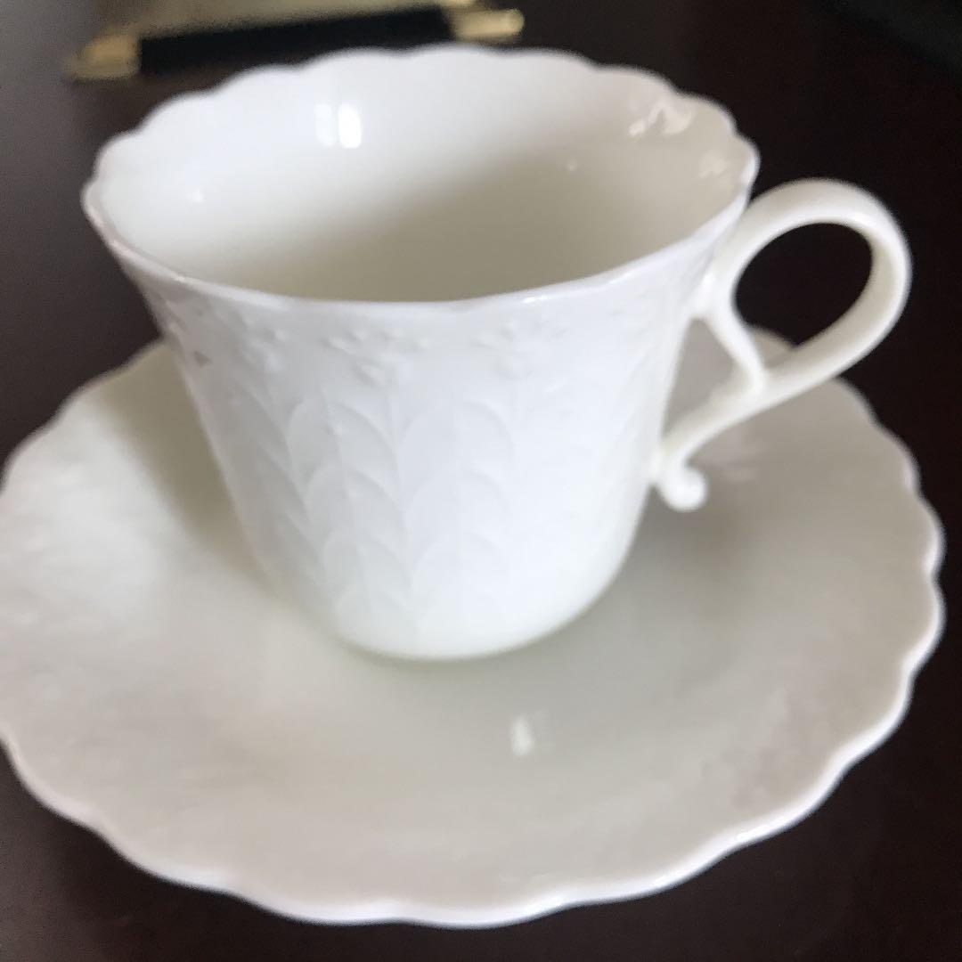 メルカリ ナルミ ボーンチャイナ シルキーホワイト カップ ソーサー 4客セット 食器 7 800 中古や未使用のフリマ