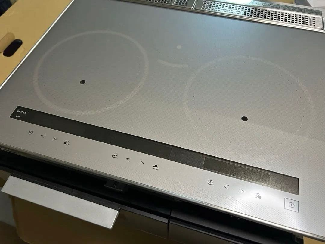 Panasonic IH クッキングヒーター　CH-TRS6A1