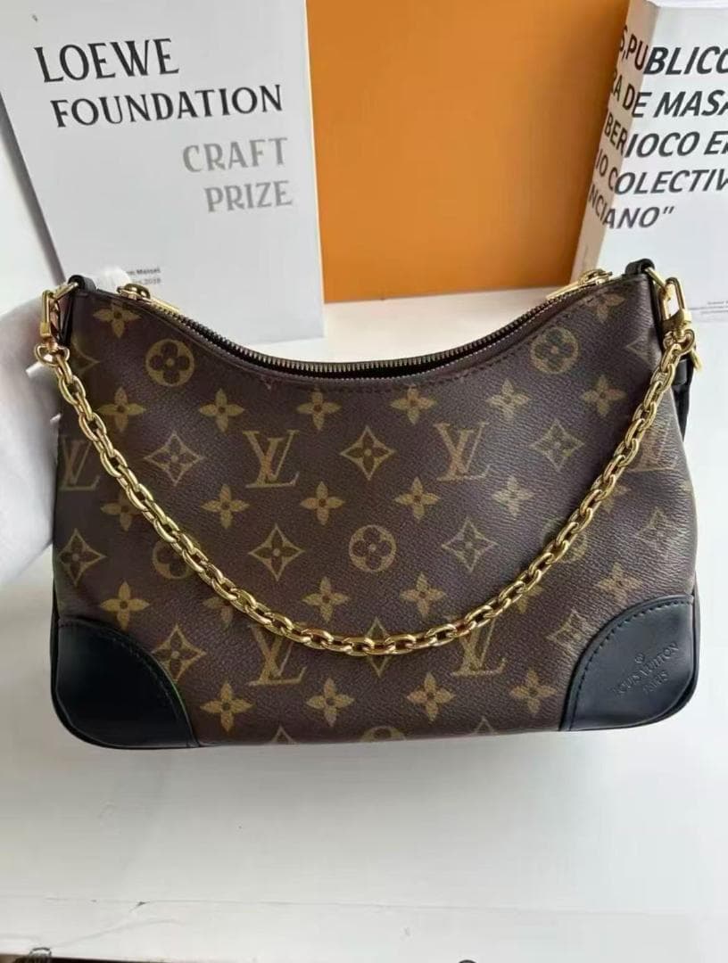 Louis Vuitton モノグラムショルダーバッグ