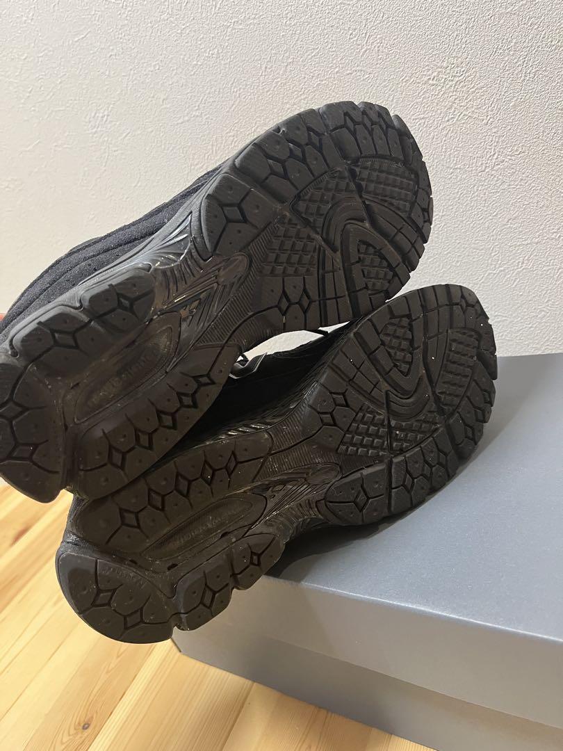 靴 New Balance 2002R \"Triple Black\"