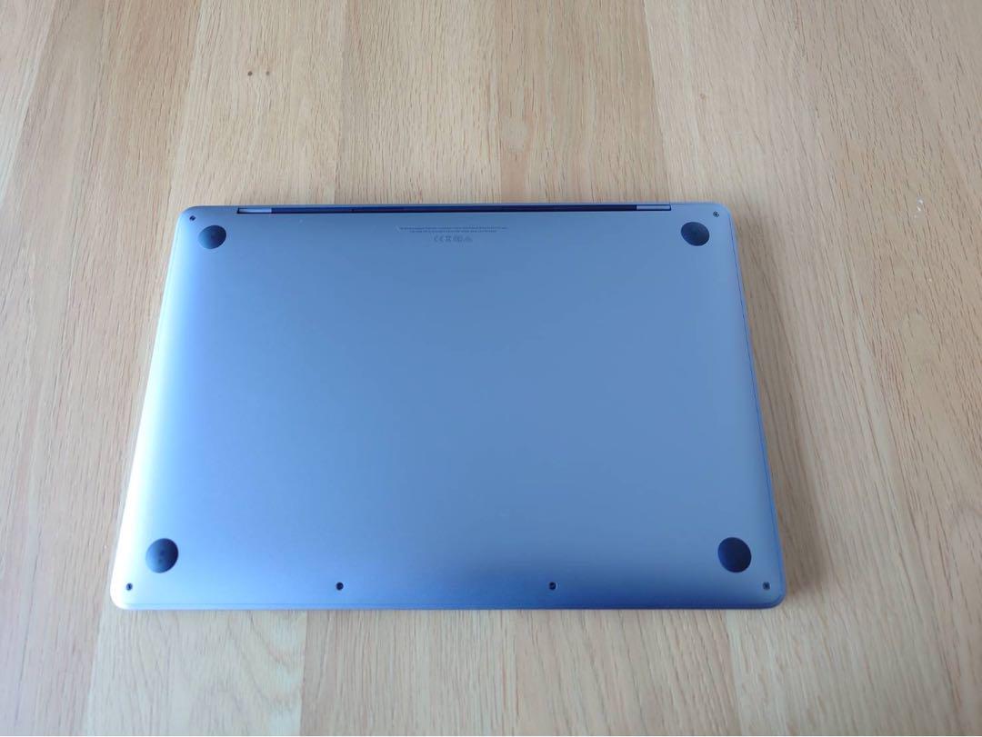 Apple MacBook