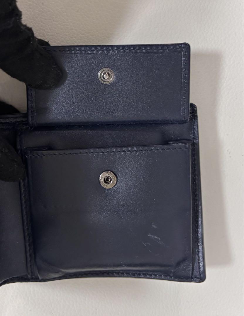 グッチの折りたたみ財布（紺色）