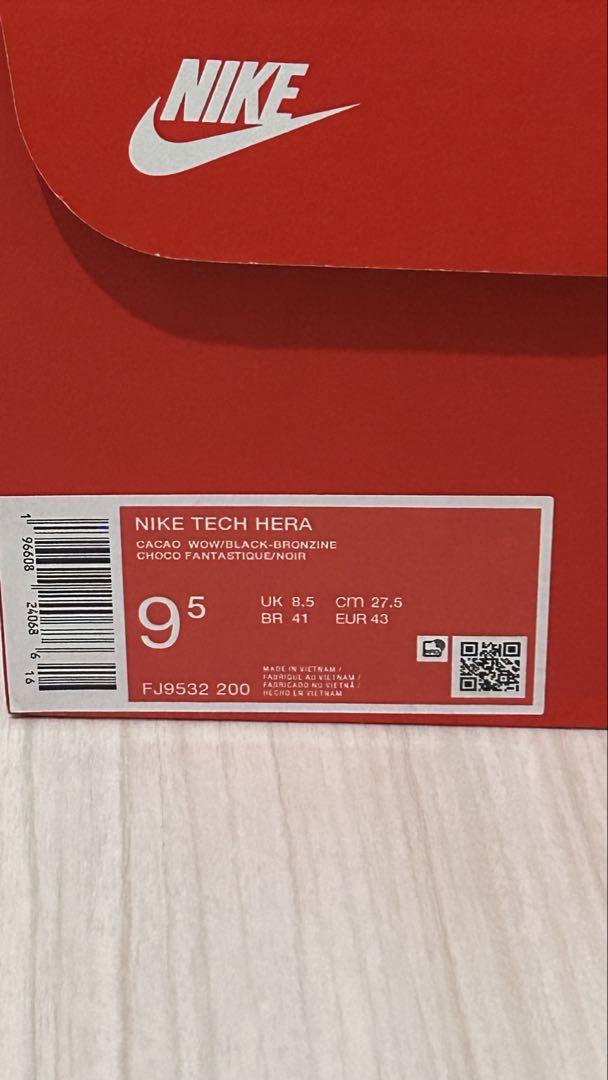 NIKE TECH HERA ブラウン