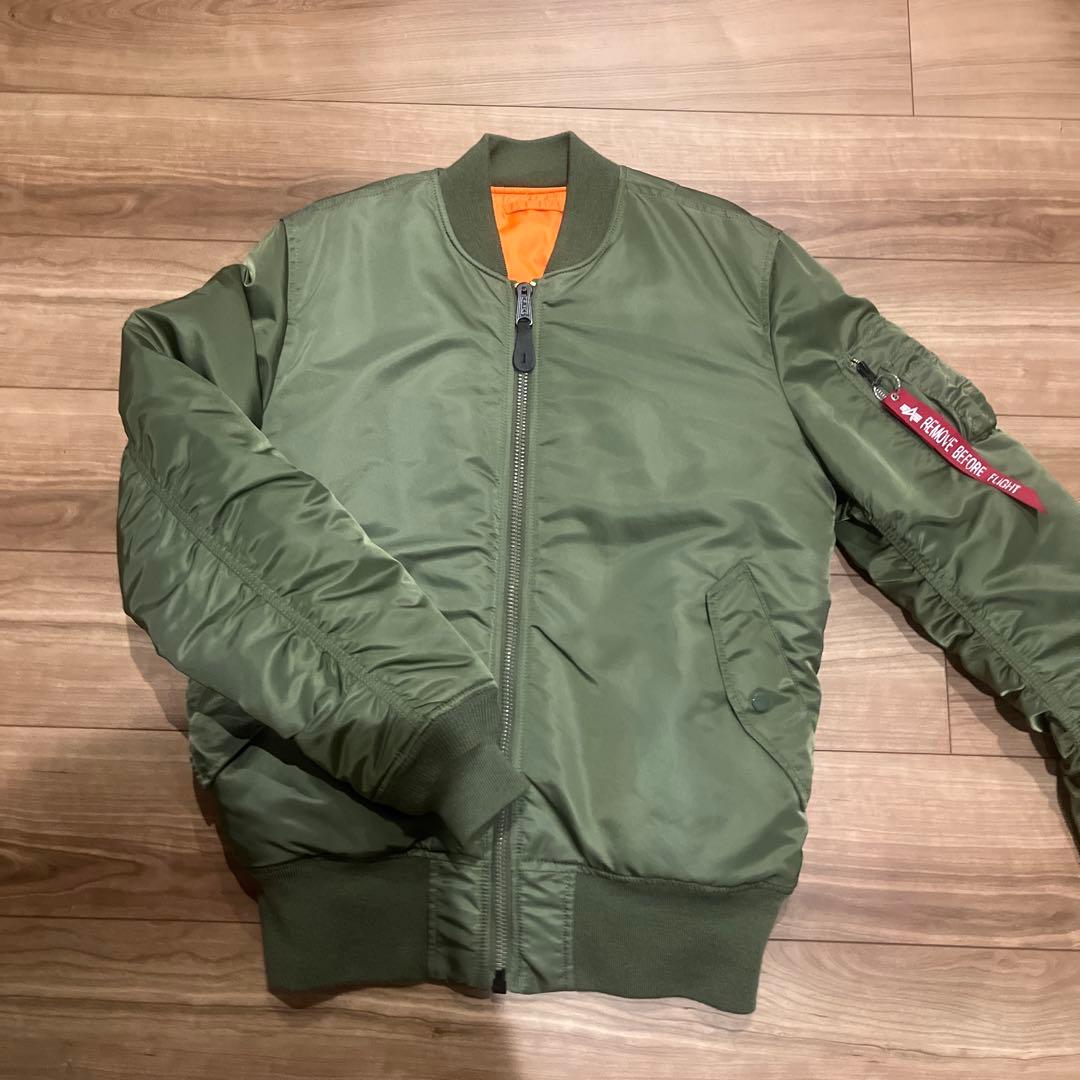 アルファインダストリーズMA-1 フライトジャケット