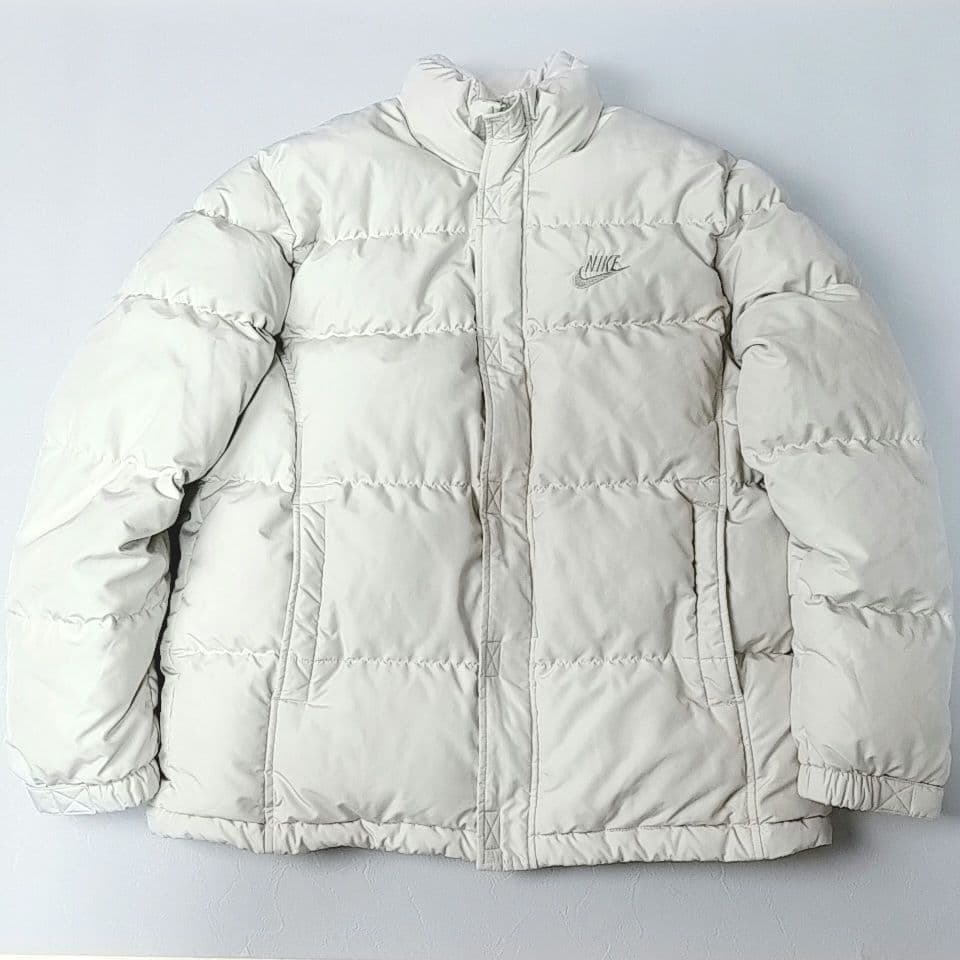 美品✨️NIKE ダウンジャケット ヌプシ型 ベージュ XL 刺繍ロゴ