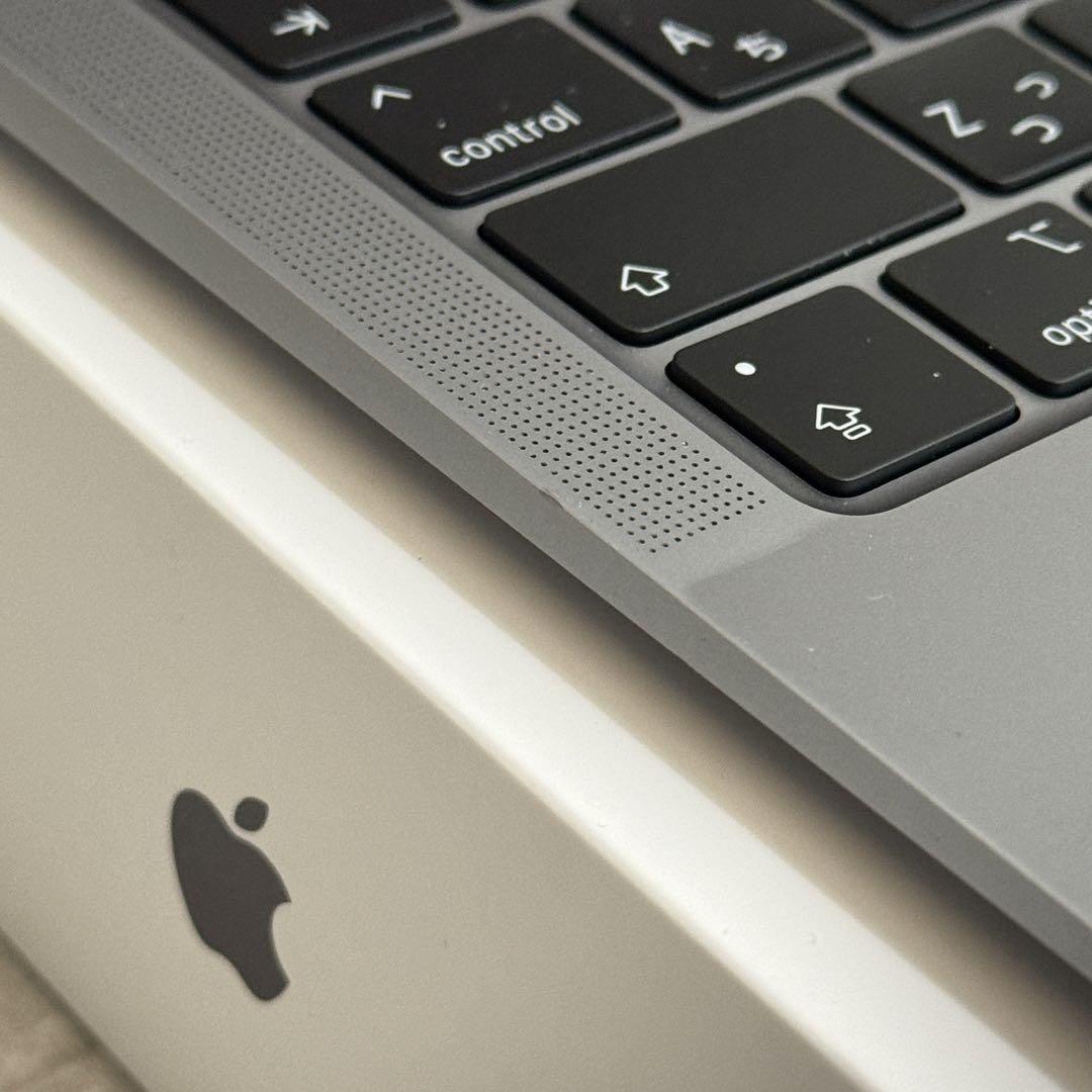 MacBook Air M1 16GBメモリ 256GB SSD
