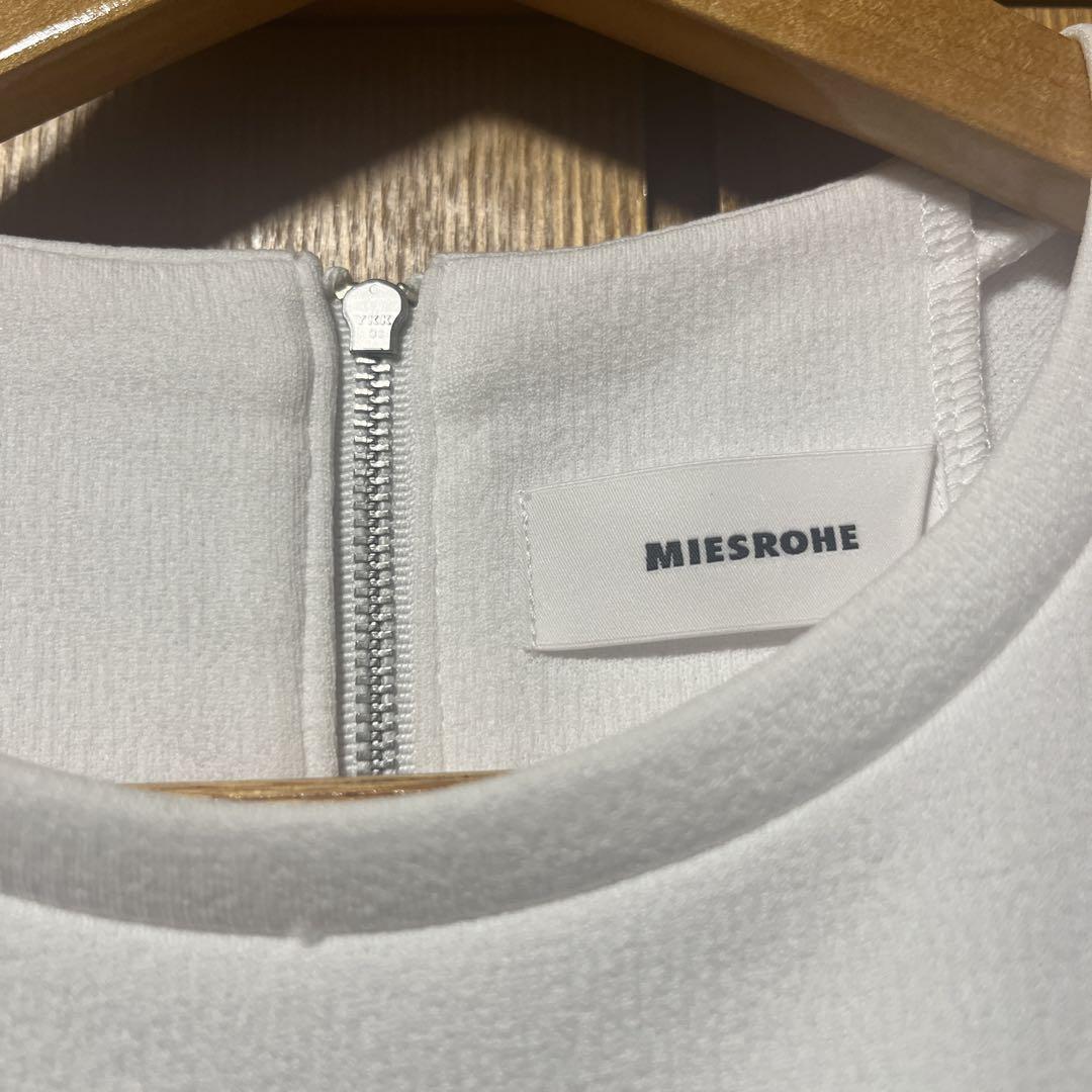 【未使用品】MIESROHE 構築テントライントップス　ベージュ　金子綾着用 未使用品】MIESROHE 構築テントライントップス ベージュ 金子綾