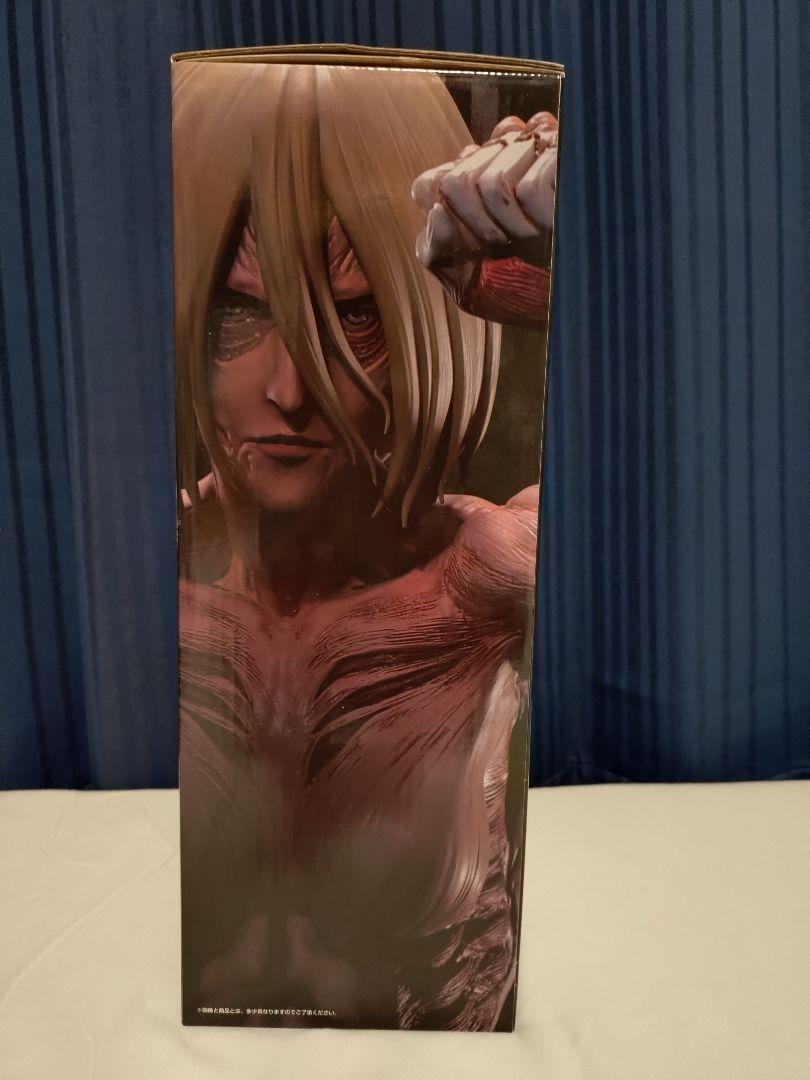 進撃の巨人　一番くじ　A賞女型の巨人 MEGAIMPACT