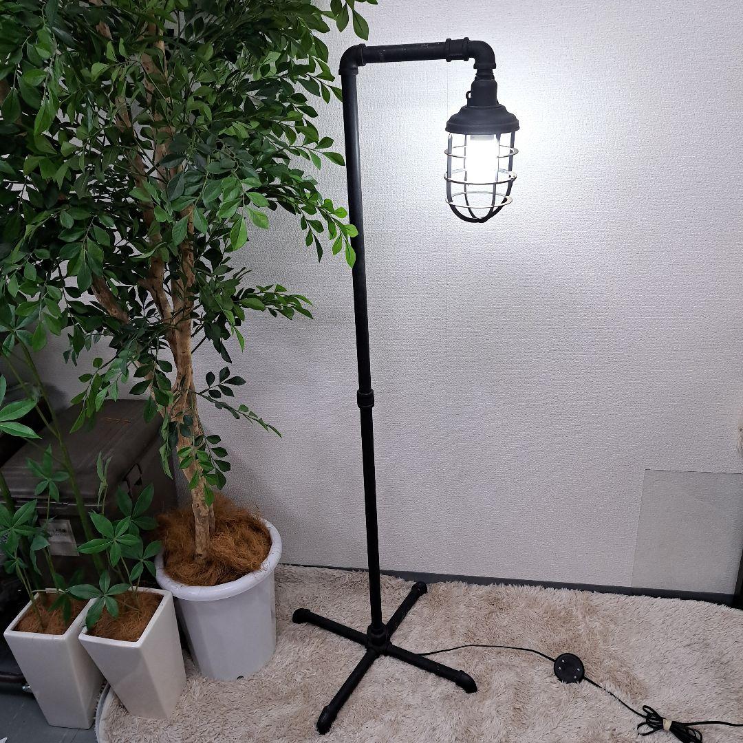 フロアライト