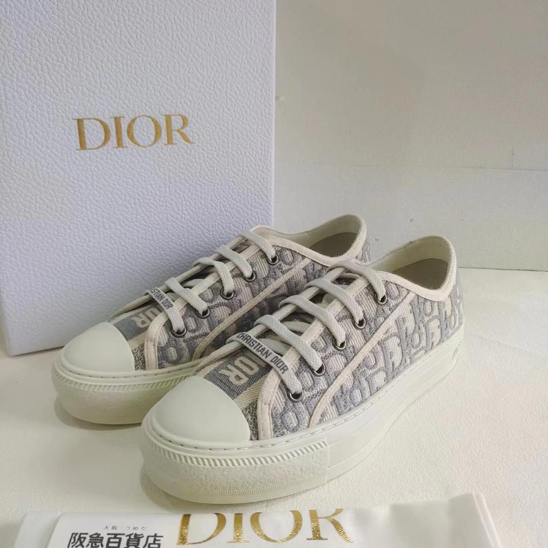 Dior ホワイト スニーカー ロゴ入り ローカット
