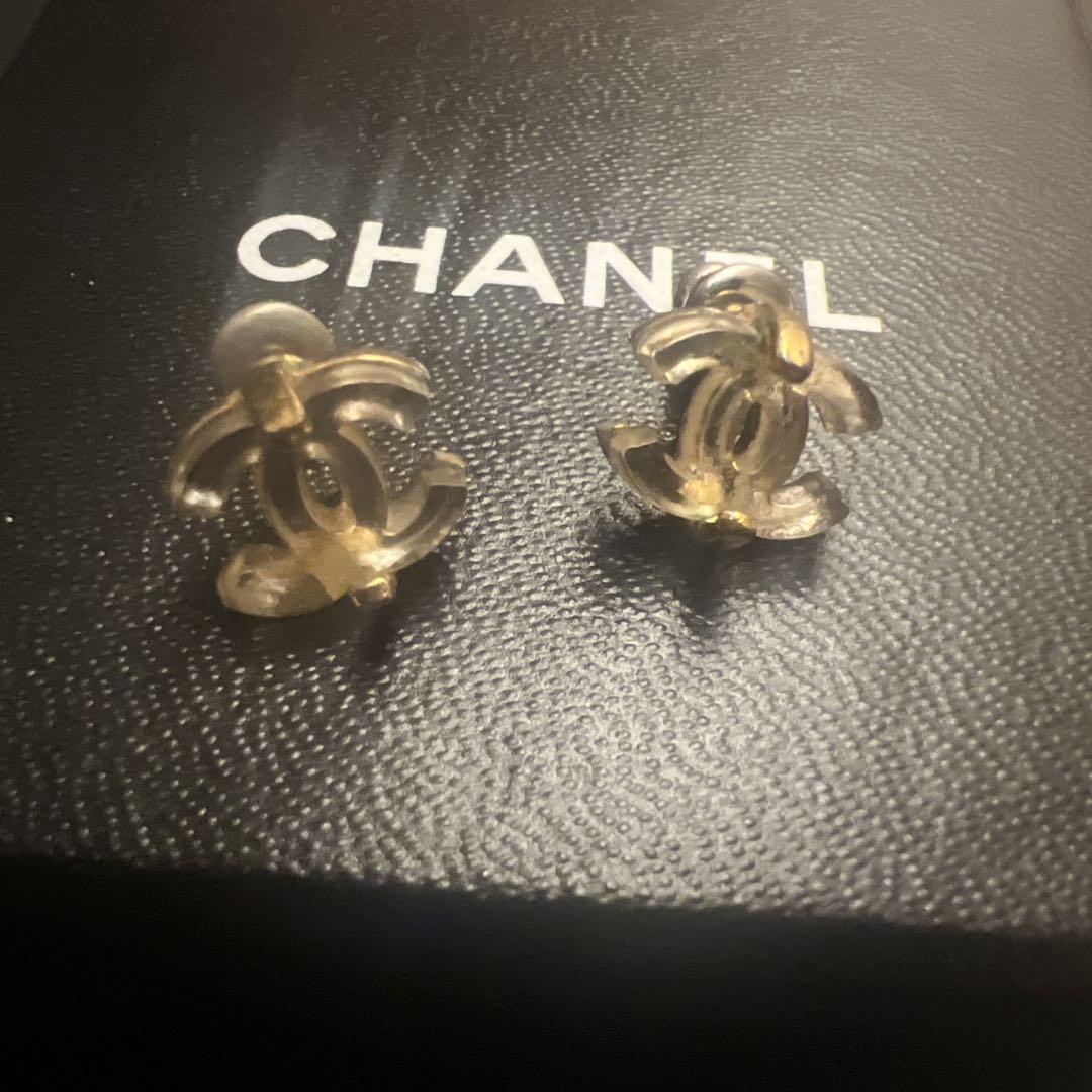 CHANEL ビンテージロゴ　ピアス