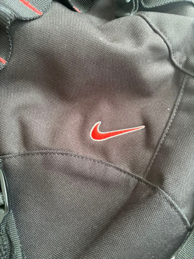 品 NIKE