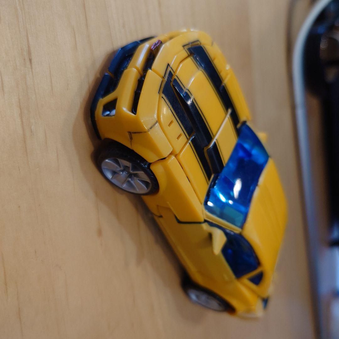 トランスフォーマ　バンブルビー