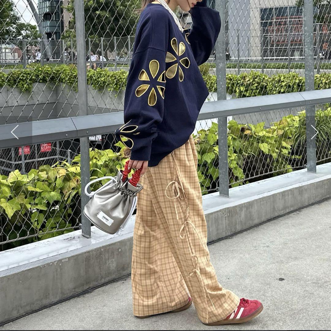 フラワーカットアウトオーバースウェット