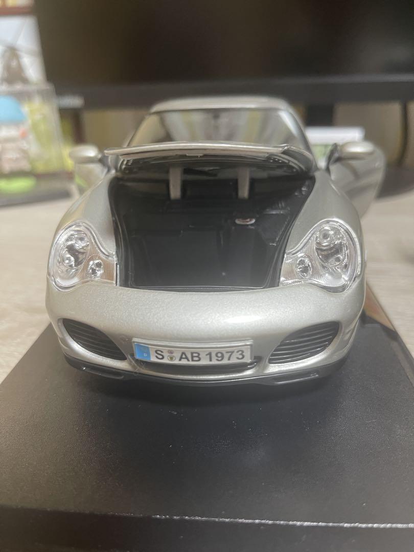 冬ギフト セ & 911カレラ4S ポルシェ メルセデスベンツ 1/18 Eクラス ミニカー