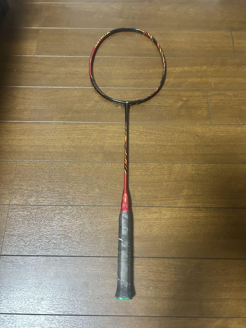 美品　桃田モデルYONEXヨネックス アストロクス99プロ　バドミントンラケット