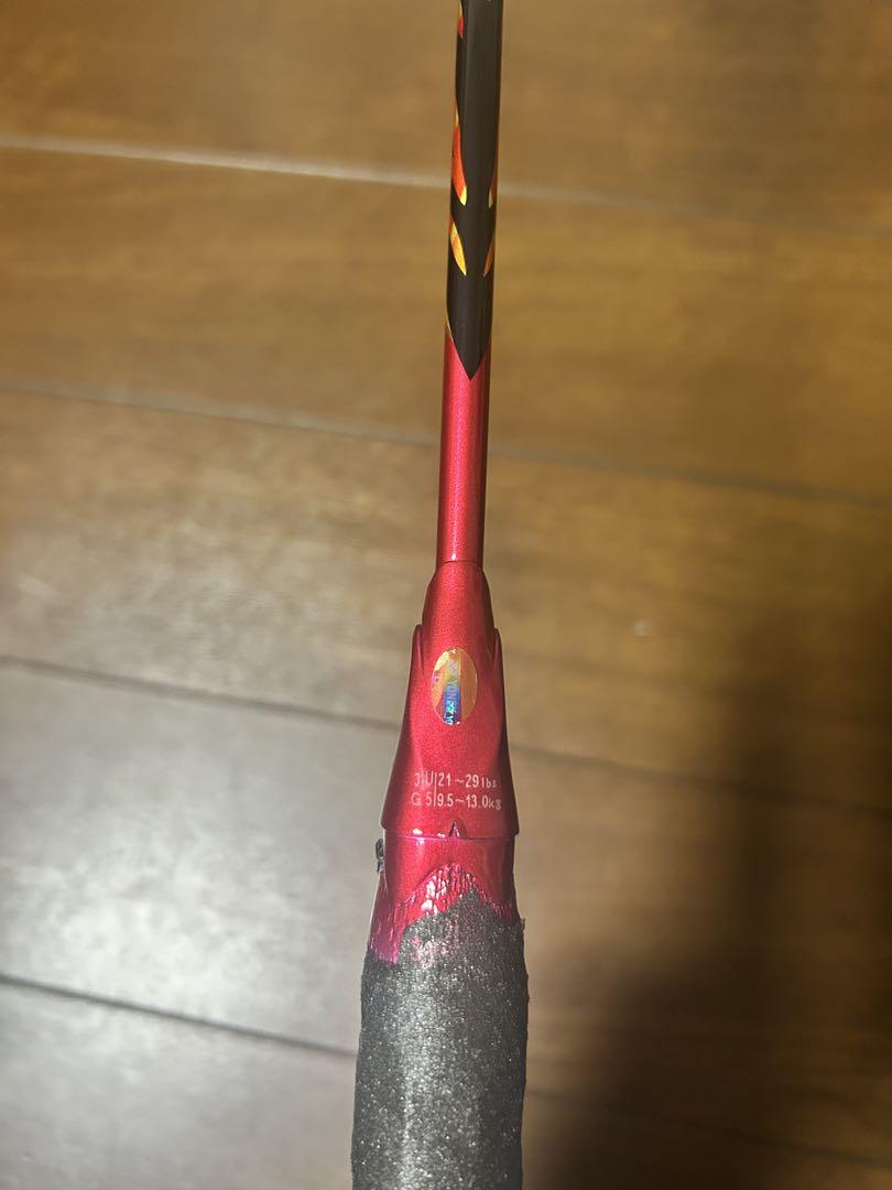 美品　桃田モデルYONEXヨネックス アストロクス99プロ　バドミントンラケット
