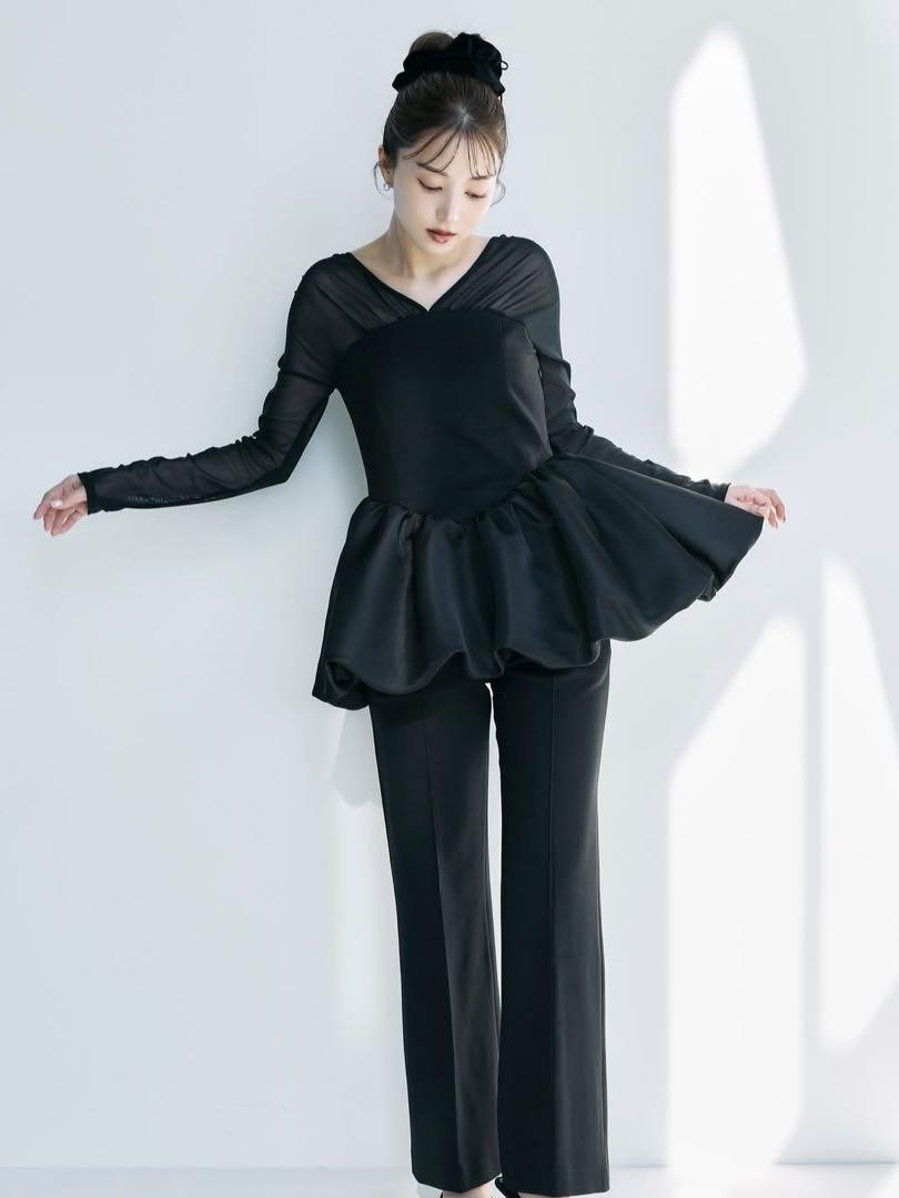polaura 新品　 フリル付きブラックペプラムトップス