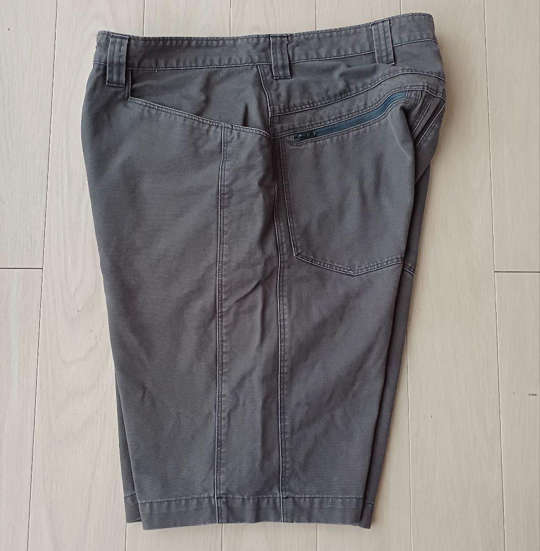 パンツ　②　ARC’TERYX　ハーフパンツ　チャコールグレー