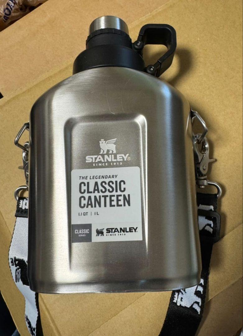 お値下げ♡未使用　シルバーSTANLEY クラッシックカンティーン （1L）