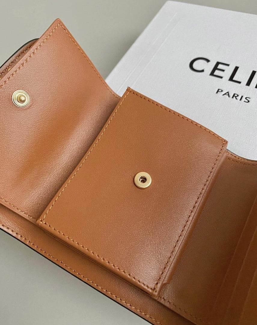 ★24時間内発送CELINE 三つ折り財布 ブラック/ゴールド ★24時間内発送CELINE 三つ折り財布 ブラック/ゴールド