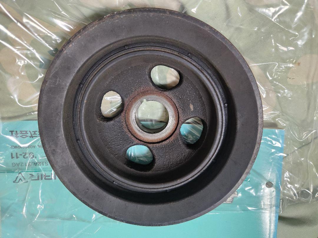 三菱デボネアV(E-S12A)純正　クランクダンパープーリー中古品