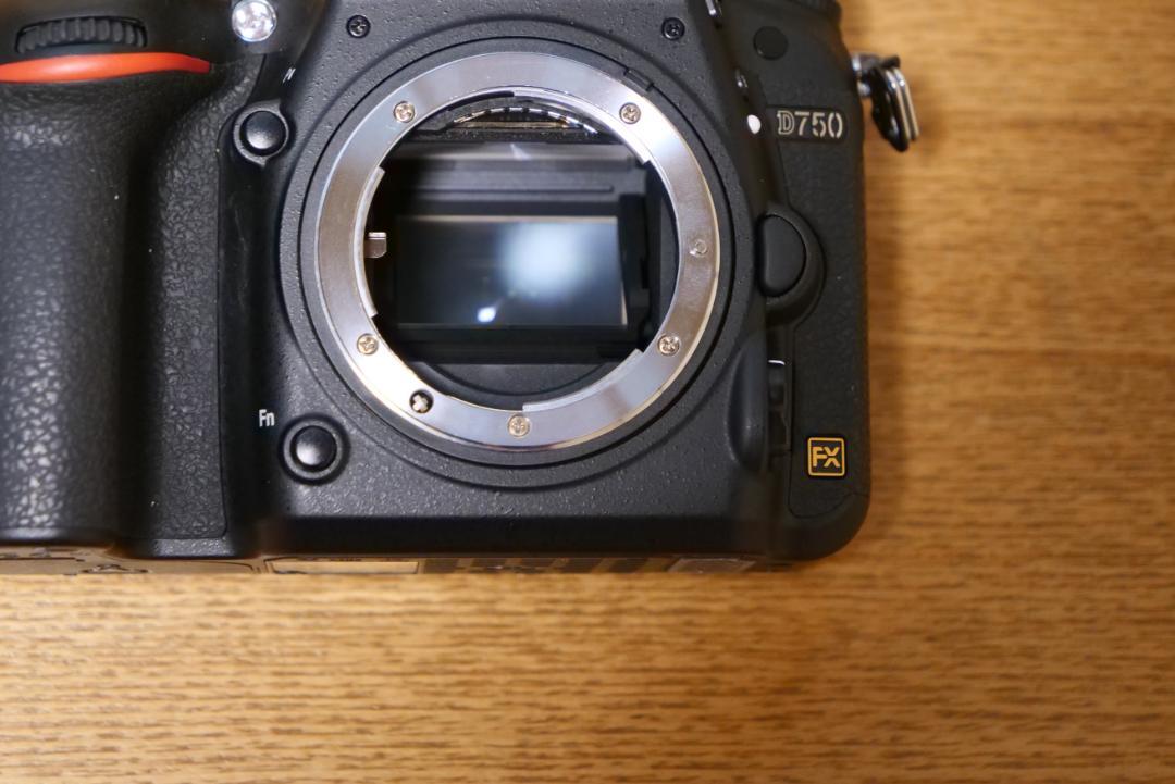 ニコン D750 超美品 シャッター回数2,555回 元箱付き