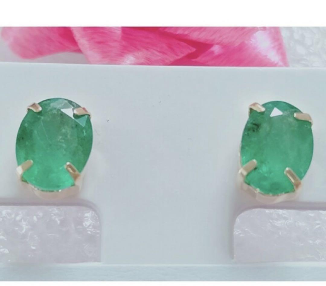 新品K18イエローゴールド天然石エメラルドピアス 計1.60CT