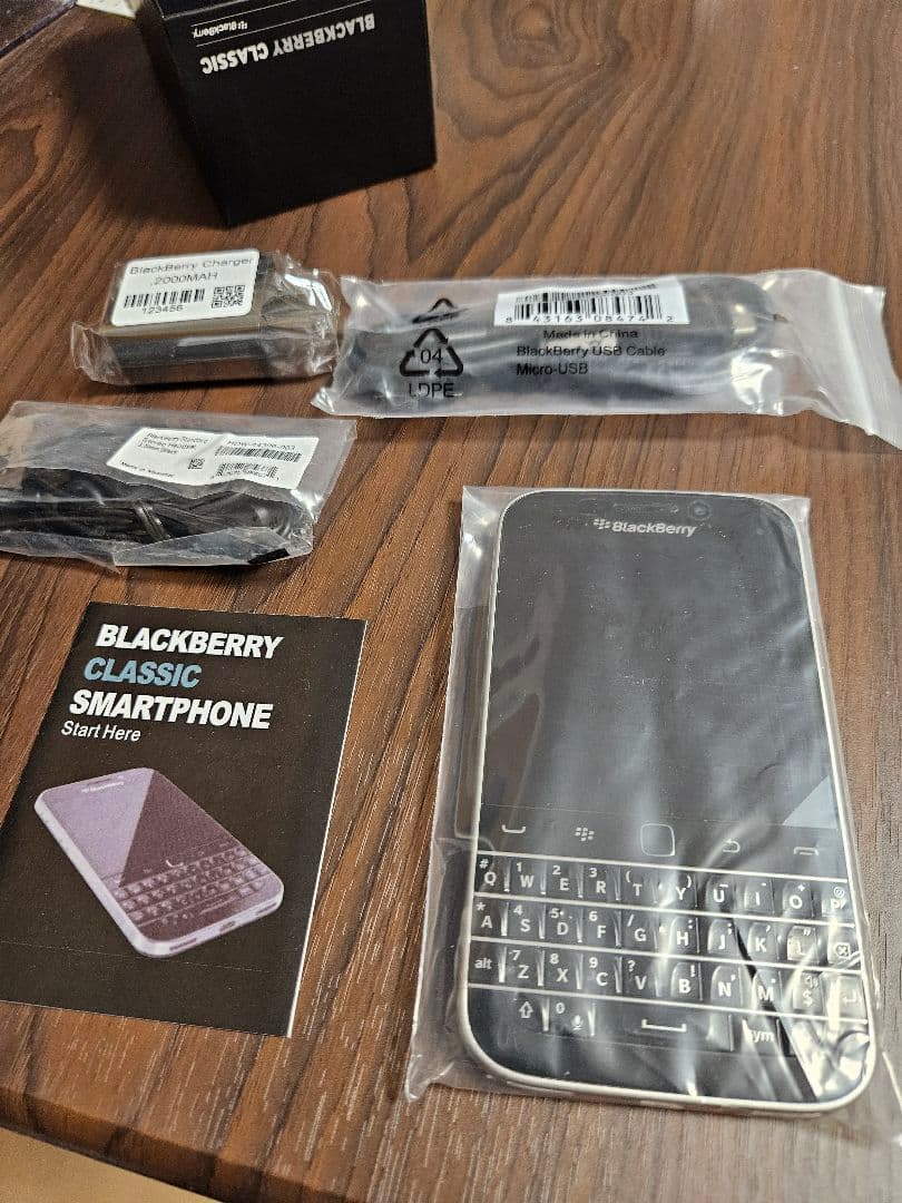 BlackBerry Classic Q20 黒　SQC100-4