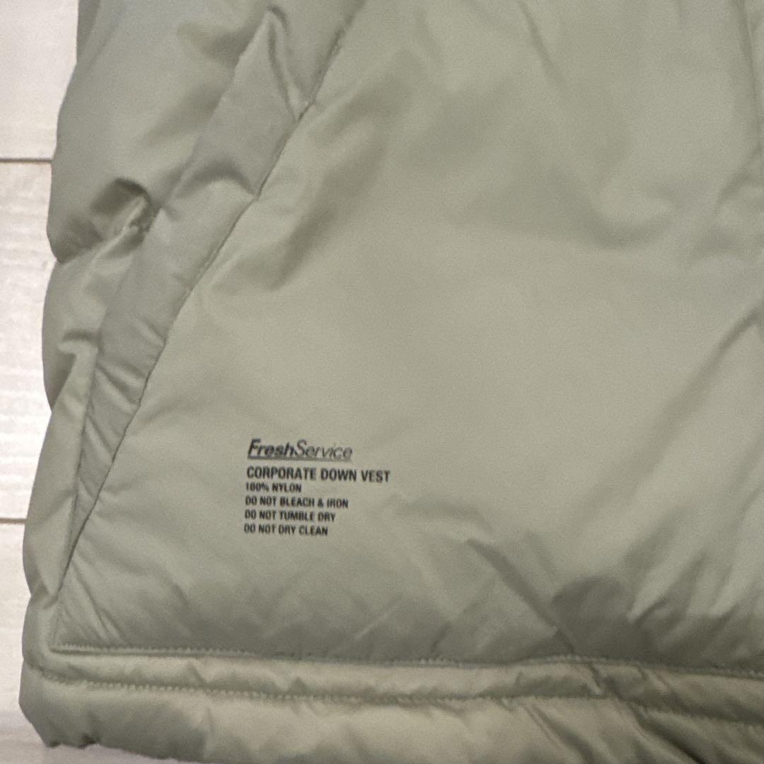 FreshService CORPORATE DOWN VEST ベージュ
