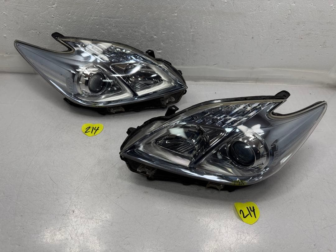 ZVW30 前期 プリウス 純正 ヘッドライト 左右KOITO 47-29