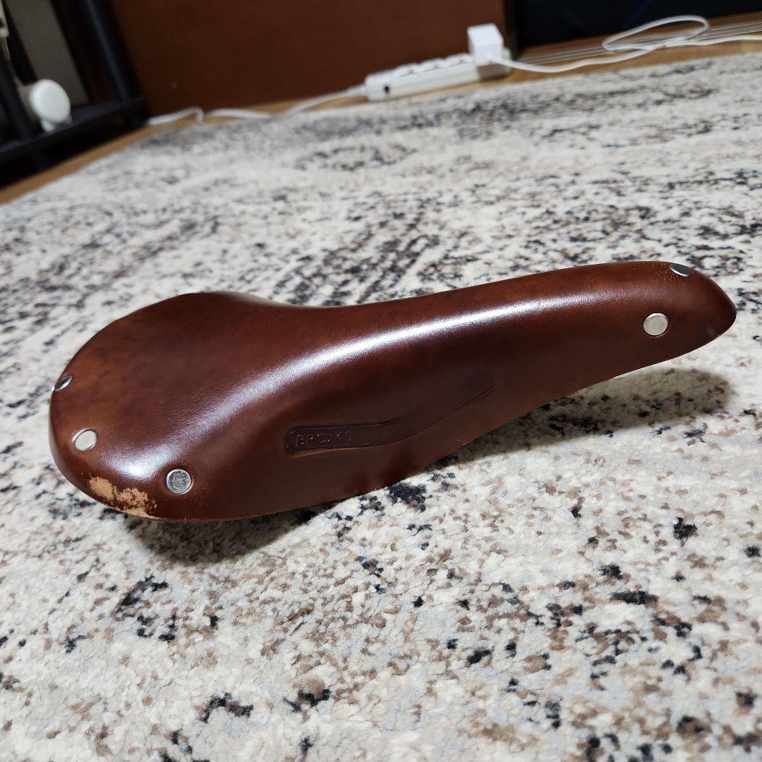 BROOKSレザーサドル