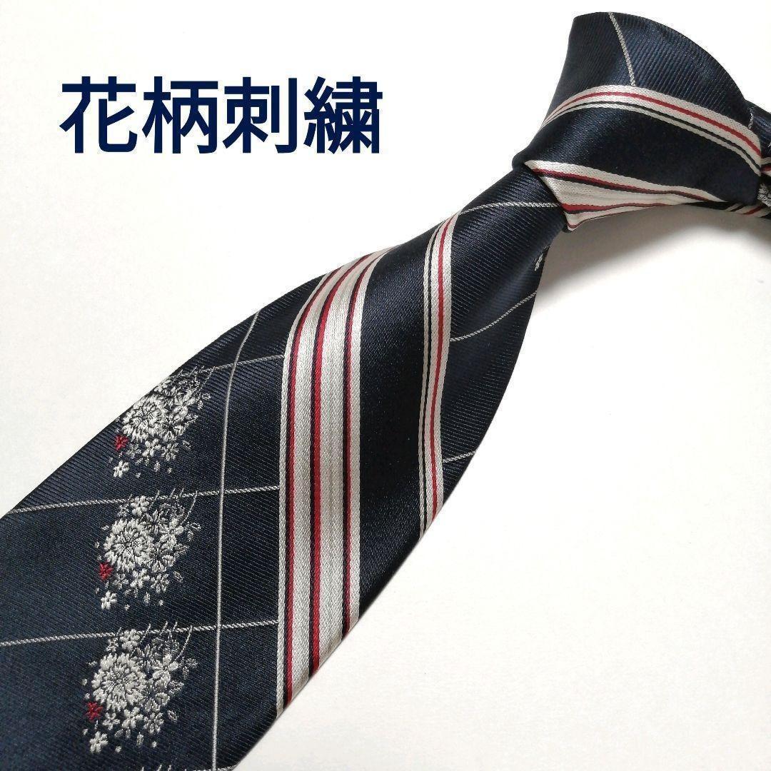 ネクタイ ネイビー ホワイト 花柄刺繍 ストライプ柄 古着コーデ ネクタイコーデ メルカリ ネクタイ ネイビー ホワイト 花柄刺繍 ストライプ柄 古着コーデ ネクタイコーデ メルカリ
