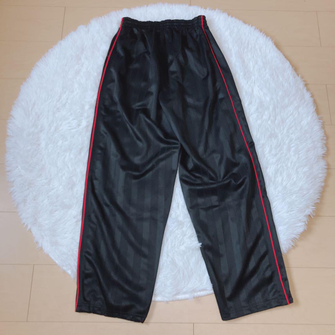 プーマ⭕️美品　長ズボン　ジャージ　トレーニング　黒 赤ライン　人気定番　裾絞り