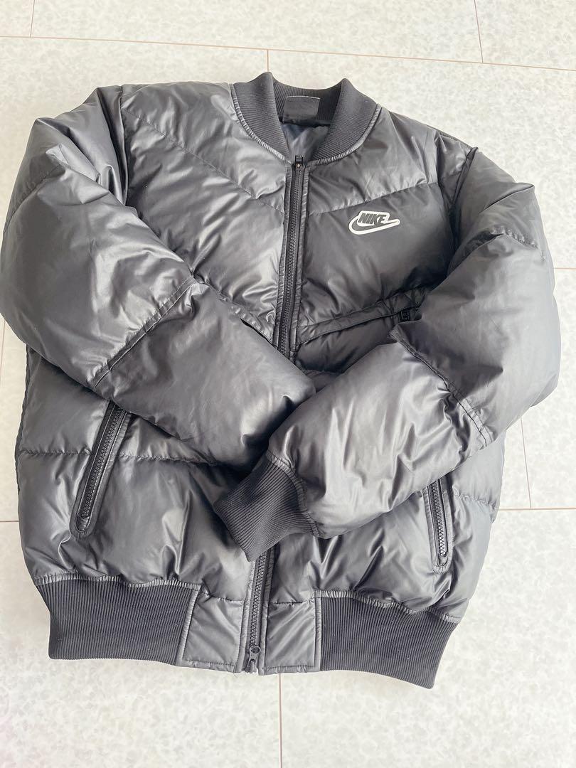 超美品　Nike ブラック ダウンジャケット