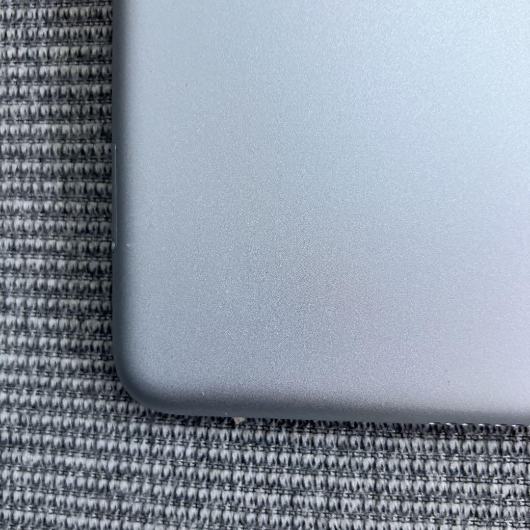 Apple iPad 第7世代　32GB本体 Wi-Fi+セルラー　SIMフリー