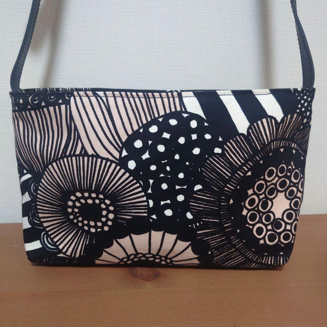 marimekko Siirtolapuutarhaショルダーバッグ キャンバス marimekko Siirtolapuutarhaショルダーバッグ キャンバス