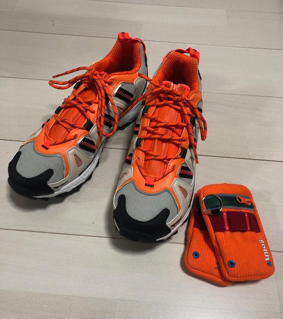 新品 Sean × atmos × adidas コラボ スニーカー