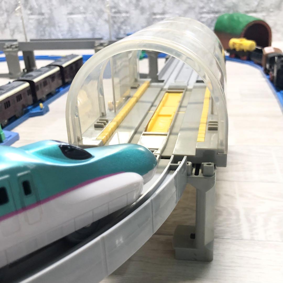 のぼってくだって立体交差!メガ駅ビル★プラレール　レイアウト　大量セット