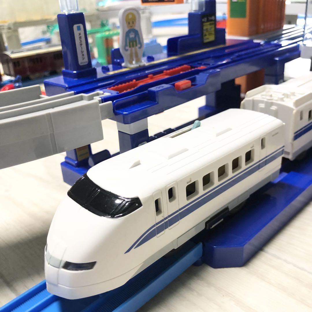 のぼってくだって立体交差!メガ駅ビル★プラレール　レイアウト　大量セット